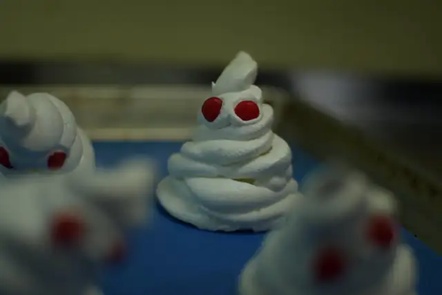 Halloween Ghost Meringues