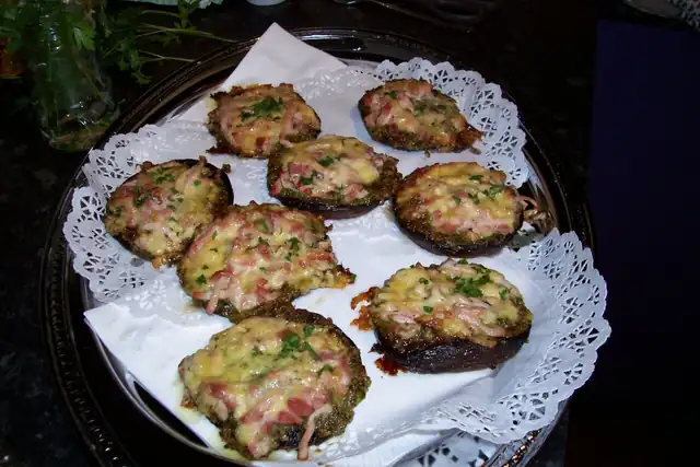Ham and Cheese Stuffed Mushrooms